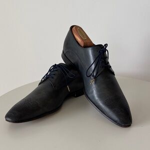 Hugo boss dark blue leather dress shoes  custom laces — made in Italy